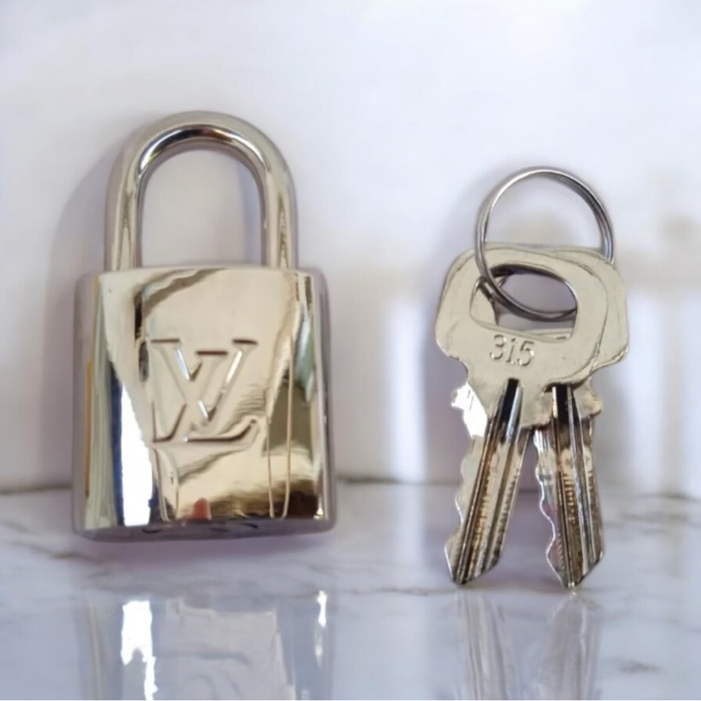 LAST ONE! Louis Vuitton PadLock Lock & 2 Keys Brass Shiny Silver Number 315 - Picture 8 of 8